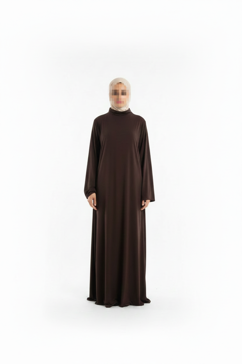 Abaya marrón cara más borrosa