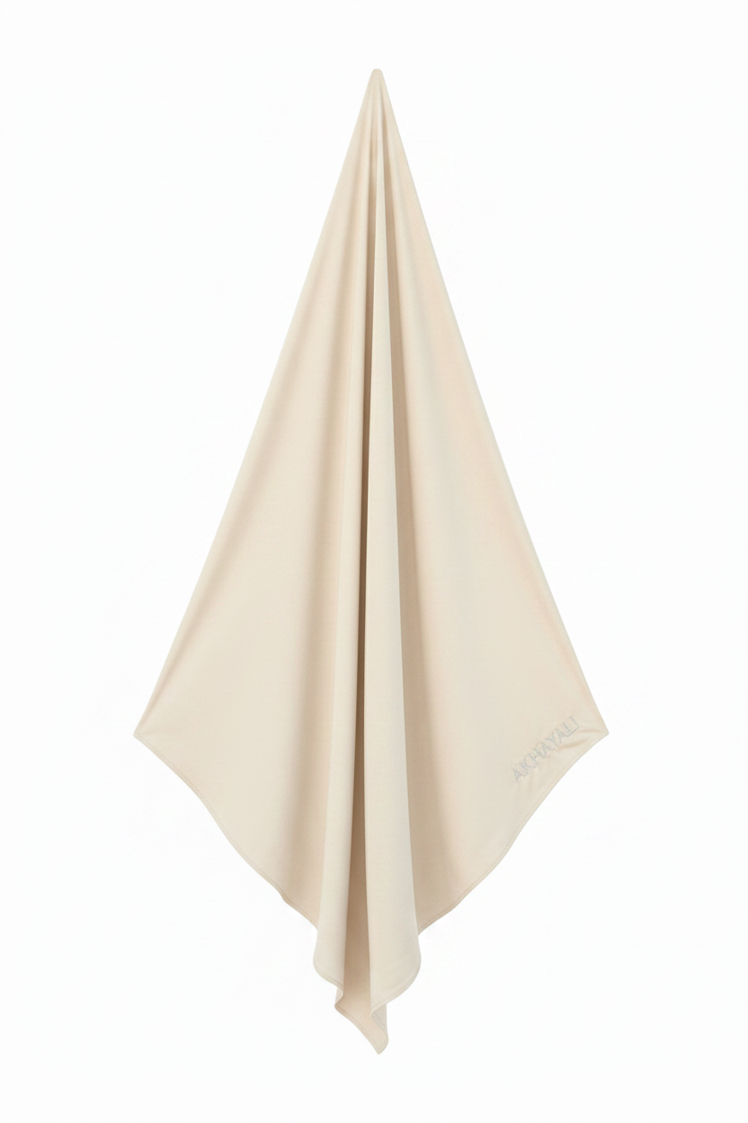 Hijab beige colgado