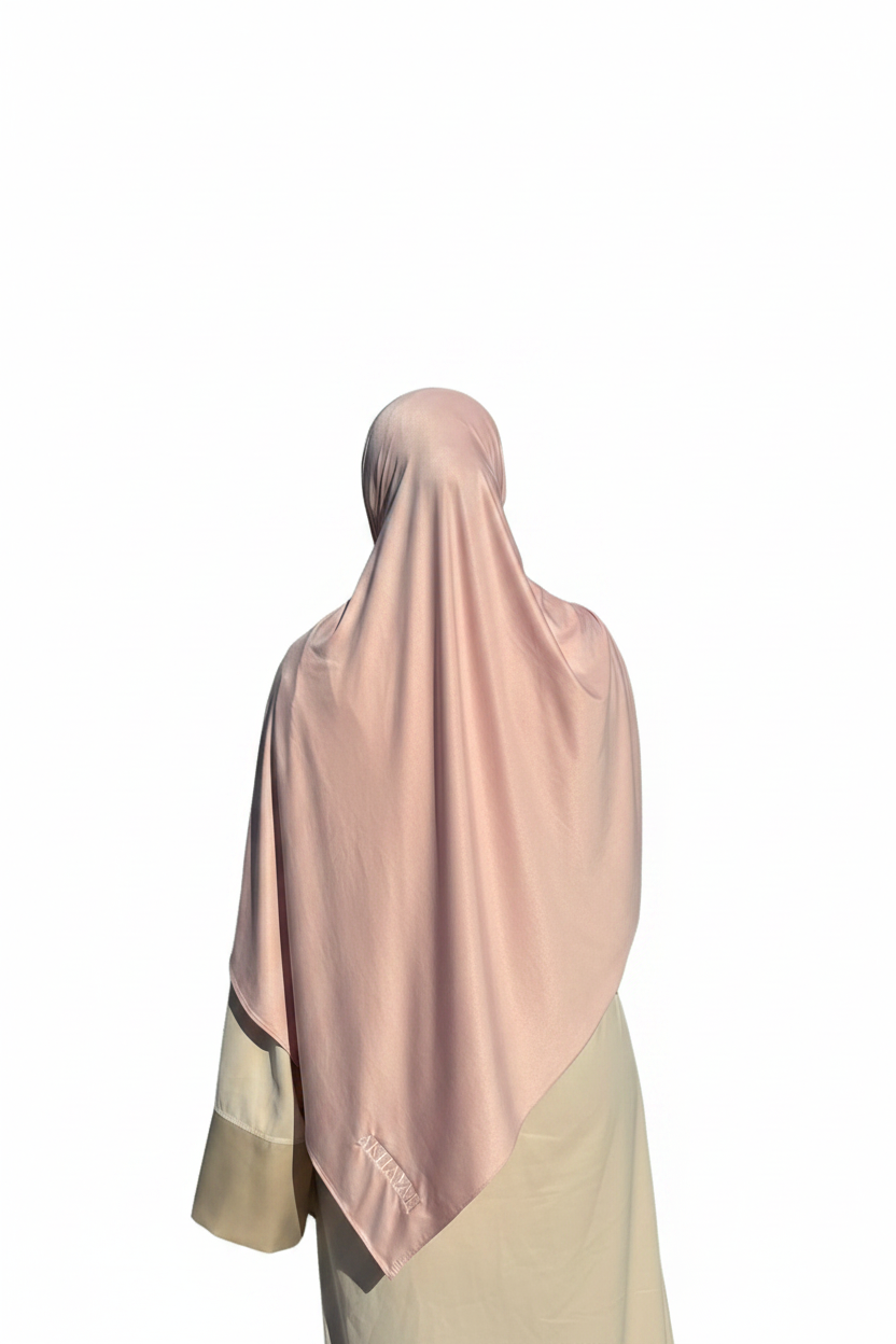 Khimar rosa fondo blanco sin sombras